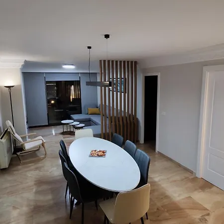 Seaviews Luxury Apartment *